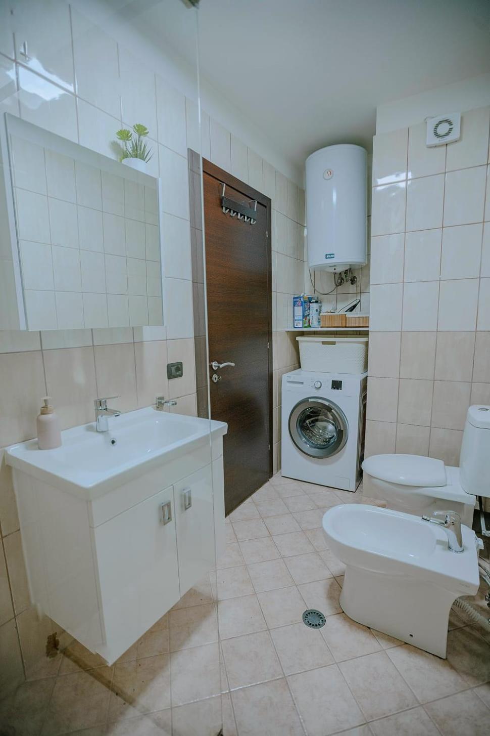 Nevila'S Apartment Tiran Dış mekan fotoğraf